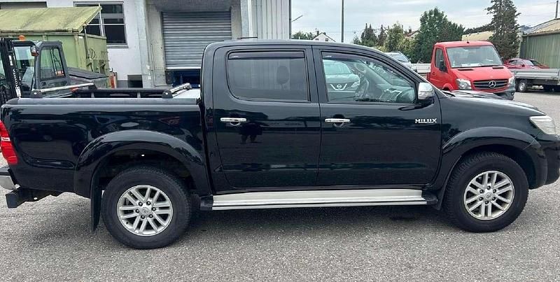 Gebraucht Toyota HiLux Executive 171 PS (125 kW) 2015 Schwarz Abholung