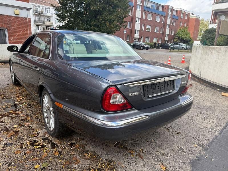Usata Jaguar XJ 2007 Grigio Berlina