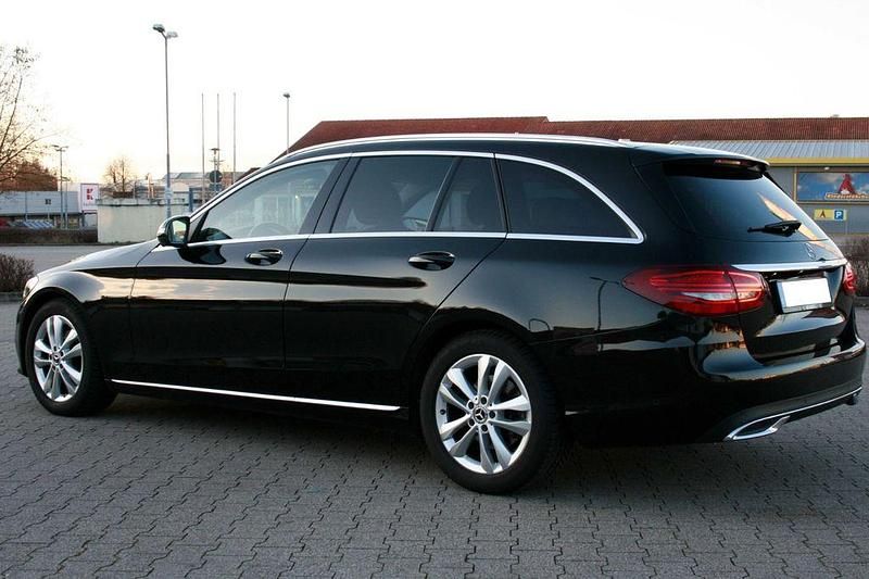 Gebraucht Mercedes C200 150 PS (110 kW) 2018 Schwarz Kombi