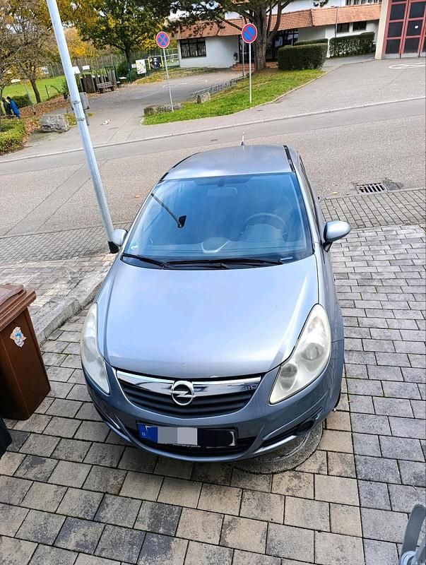 Grau Gebraucht 2007 Opel Corsa Limousine | 1.900 € (Fairer Preis) - Bild 1/4