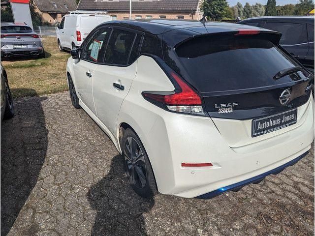 Gebraucht Nissan Leaf N-Connecta 110 kW (150 PS) 2020 Weiß Kleinwagen