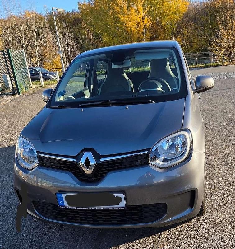 Grau Gebraucht 2019 Renault Twingo LIMITED Kleinwagen | 8.100 € (Fairer Preis) - Bild 1/4