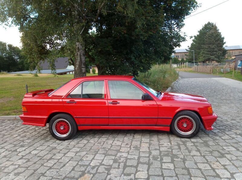 Rot Gebraucht 1983 Mercedes 190 Limousine | 22.222 € - Bild 1/4