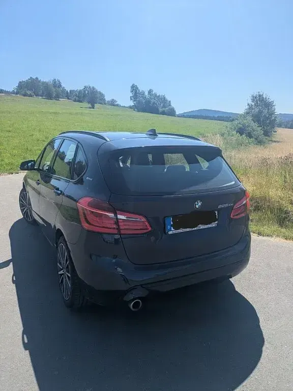 Gebraucht BMW 225 Active Tourer iPerformance 224 PS (164 kW) 2018 Blau Van / Kleinbus