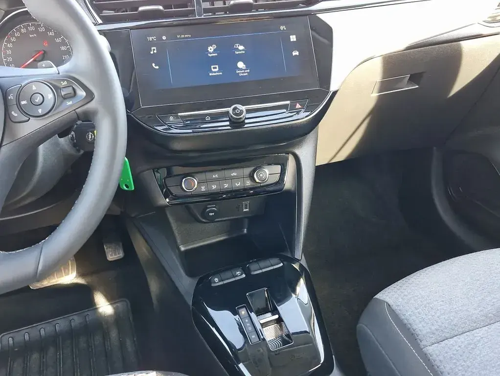 Gebraucht Opel Corsa Edition 101 PS (74 kW) 2024 Kristall silber metallic ( (metallic) Kleinwagen