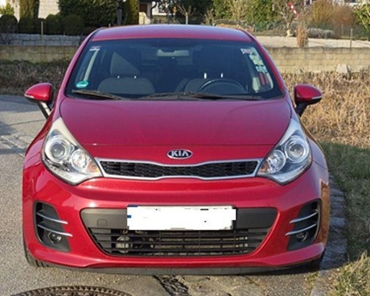 Gebraucht Kia Rio DREAM-TEAM Edition 109 PS (80 kW) 2016 Rot Kleinwagen