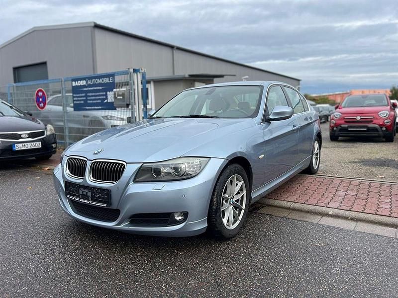 Blau Gebraucht 2010 BMW 325 Comfort Edition Limousine | 9.900 € (Fairer Preis) - Bild 1/4