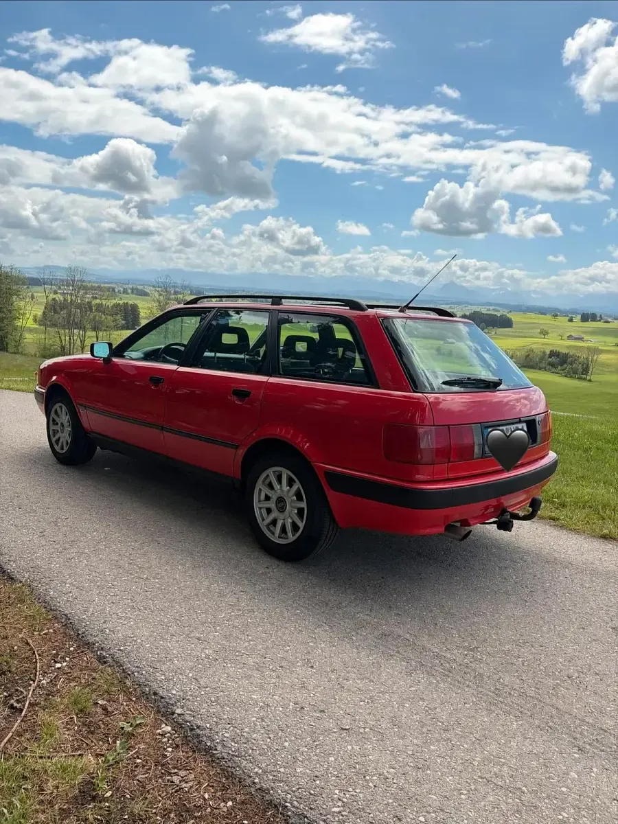 Używany Audi 80 116 KM (85 kW) 1994 Czerwony Kombi
