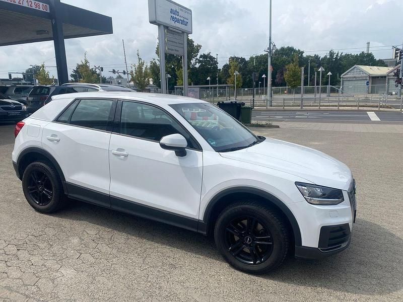 Gebraucht Audi Q2 Basis 116 PS (85 kW) 2018 Weiß SUV