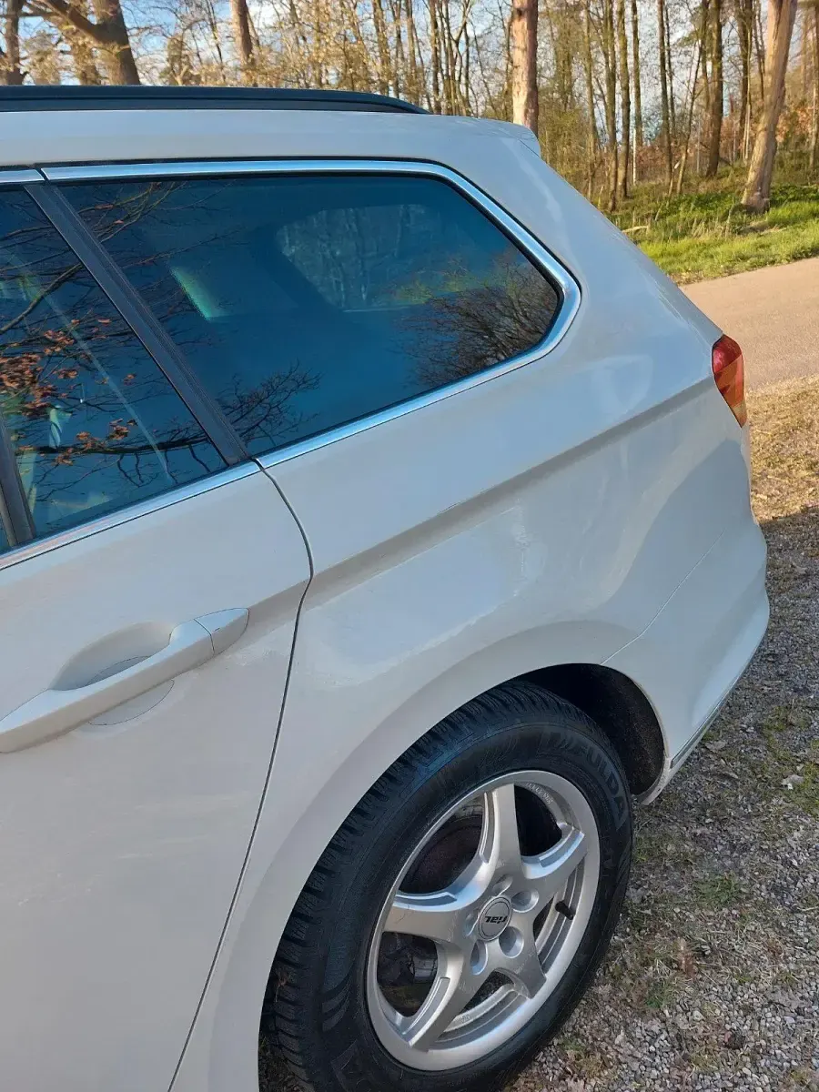 Gebraucht VW Passat 120 PS (88 kW) 2016 Weiß Kombi