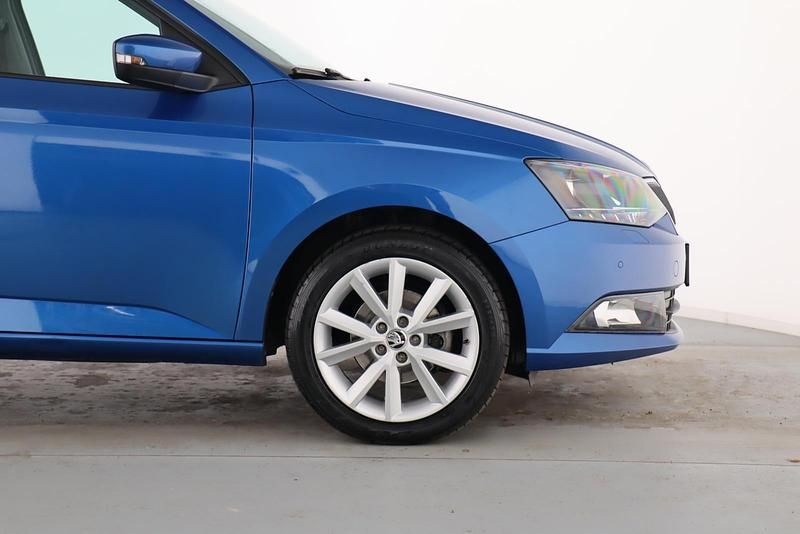 Gebraucht Skoda Fabia Joy 90 PS (66 kW) 2016 Raceblau metallic Kleinwagen