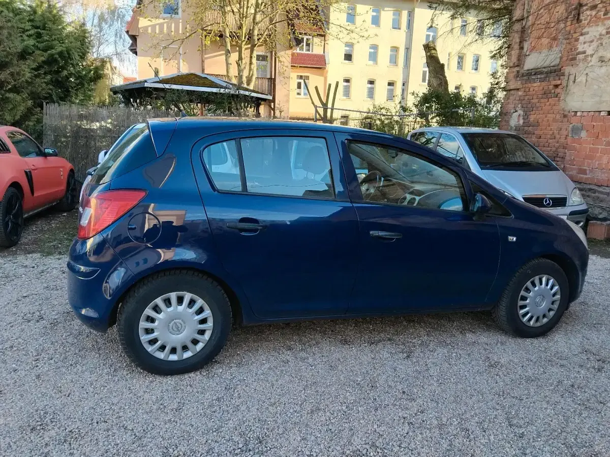 Usado Opel Corsa 64 HP (47 kW) 2009 Azul Citadino
