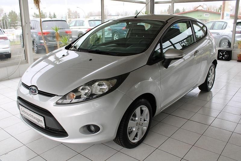 Gebraucht Ford Fiesta Trend 97 PS (71 kW) 2011 Silber Kleinwagen