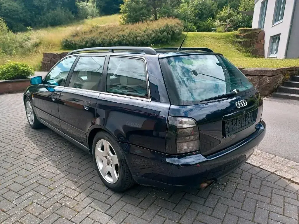 Gebraucht Audi A4 193 PS (141 kW) 1997 Blau Kombi