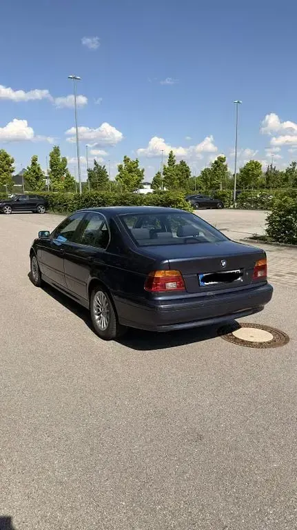 Second-hand BMW 525 Lifestyle 163 CP (119 kW) 2001 Negru Berlinǎ