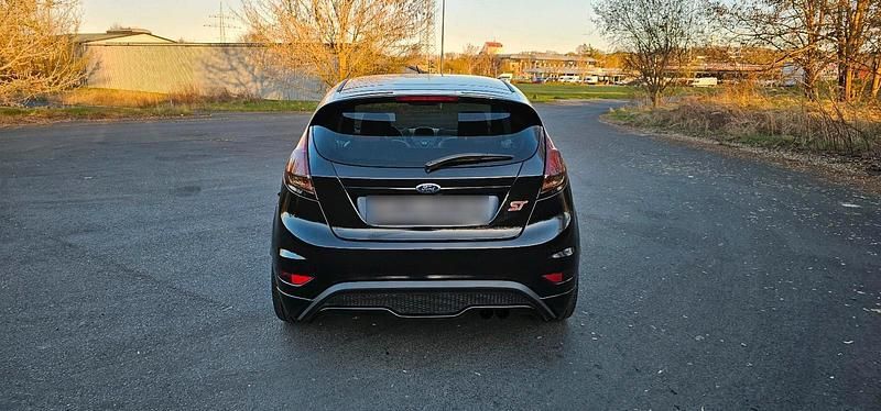 Gebraucht Ford Fiesta ST 182 PS (133 kW) 2015 Schwarz Kleinwagen