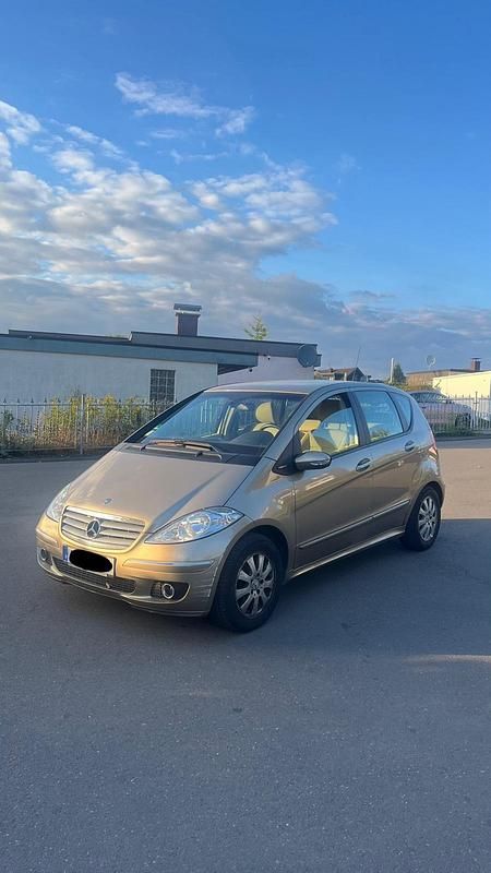Gold Gebraucht 2005 Mercedes A180 Kleinwagen | 2.500 € (Fairer Preis) - Bild 1/4