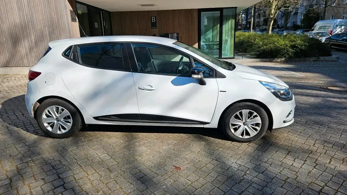 Gebraucht Renault Clio IV LIMITED 73 PS (53 kW) 2018 Weiß Limousine