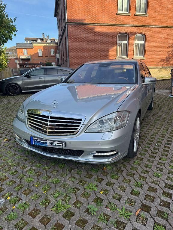 Silber Gebraucht 2008 Mercedes S450 Limousine | 16.600 € - Bild 1/4