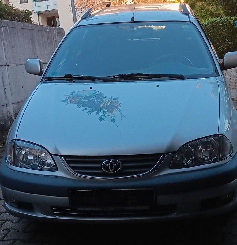 Grau Gebraucht 2002 Toyota Avensis Kombi | 1.500 € (Superpreis) - Bild 1/4