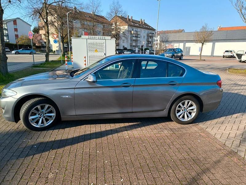 Gebraucht BMW 520 184 PS (135 kW) 2012 Grau Limousine