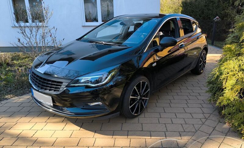 Schwarz Gebraucht 2017 Opel Astra Innovation Limousine | 9.900 € (Superpreis) - Bild 1/4