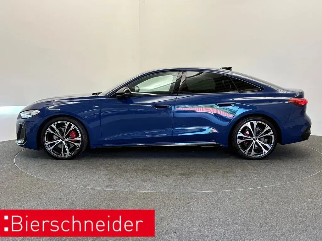 Gebraucht Audi A5 Ambiente 204 PS (150 kW) 2025 Blau Limousine