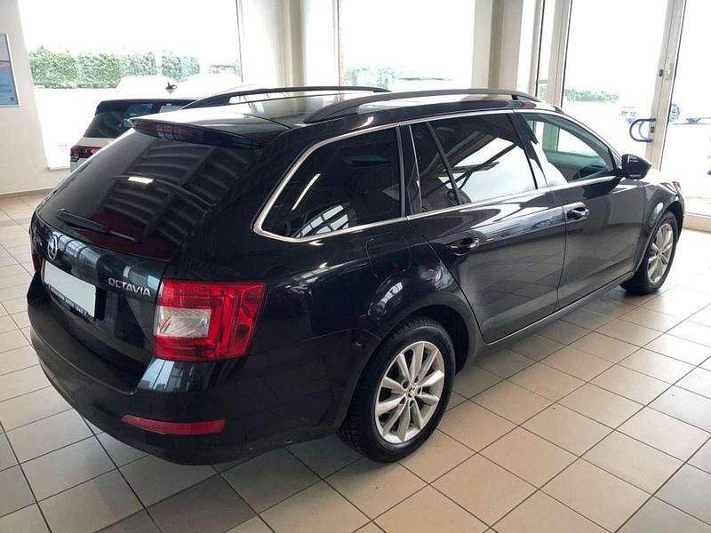 Gebraucht Skoda Octavia Style 110 PS (80 kW) 2015 Cerna magic/black magic Kombi