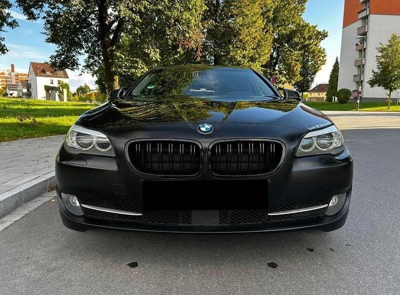 Schwarz Gebraucht 2010 BMW 525 Sport Line Limousine | 7.300 € (Fairer Preis) - Bild 1/4