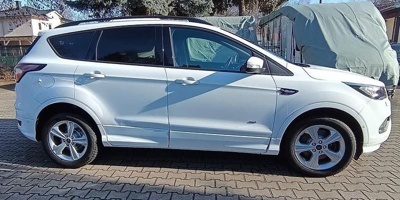 Gebraucht Ford Kuga ST-Line 179 PS (131 kW) 2017 Weiß SUV