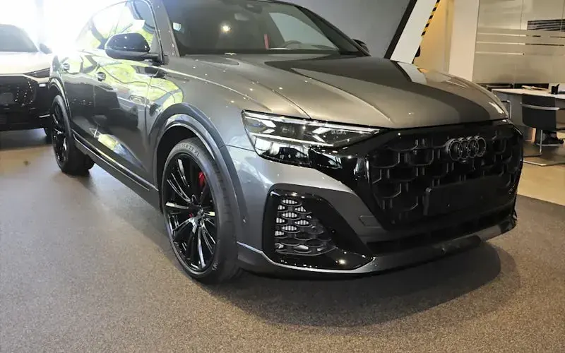 Neu Audi Q8 Sport 490 PS (360 kW) 2026 Grau SUV