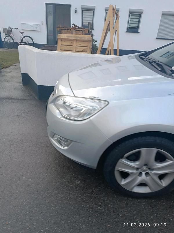 Gebraucht Opel Astra 102 PS (75 kW) 2011 Grau Kombi