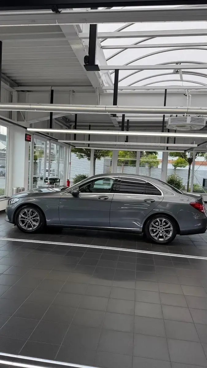 Gebraucht Mercedes C180 156 PS (114 kW) 2017 Grau Limousine