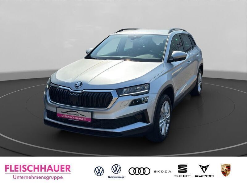 Silber Gebraucht 2024 Skoda Karoq Selection SUV | 35.990 € (Teuer) - Bild 1/4
