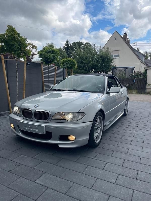 Silber Gebraucht 2005 BMW 330 Cabriolet Cabrio | 14.500 € - Bild 1/4