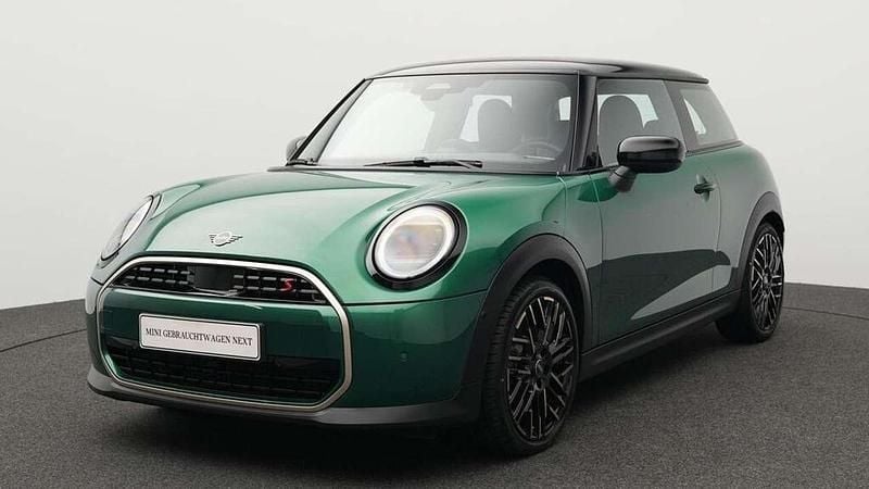 Grün Gebraucht 2024 Mini Cooper S Favoured Kleinwagen | 26.969 € (Guter Preis) - Bild 1/4