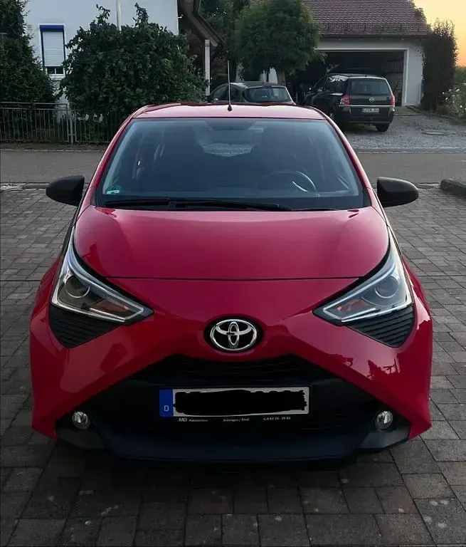 Gebraucht Toyota Aygo 72 PS (52 kW) 2019 Rot Kleinwagen