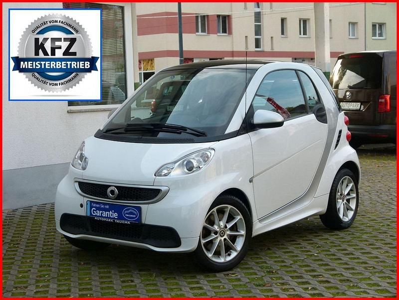 Weiß Gebraucht 2013 Smart ForTwo Coupé Kleinwagen | 7.690 € (Etwas zu teuer) - Bild 1/4