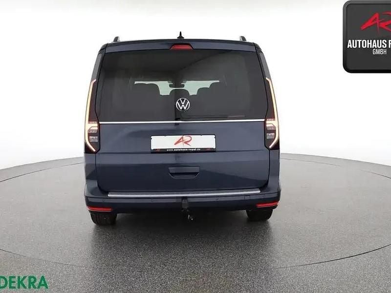 Second-hand VW Caddy Maxi 122 CP (89 kW) 2024 Albastru Monovolum