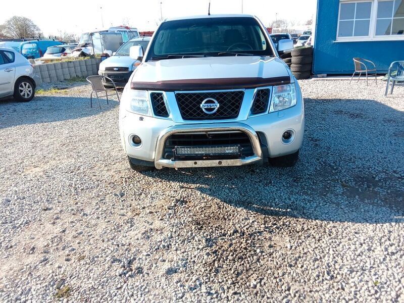 Silber Gebraucht 2011 Nissan Navara Abholung | 6.000 € - Bild 1/4