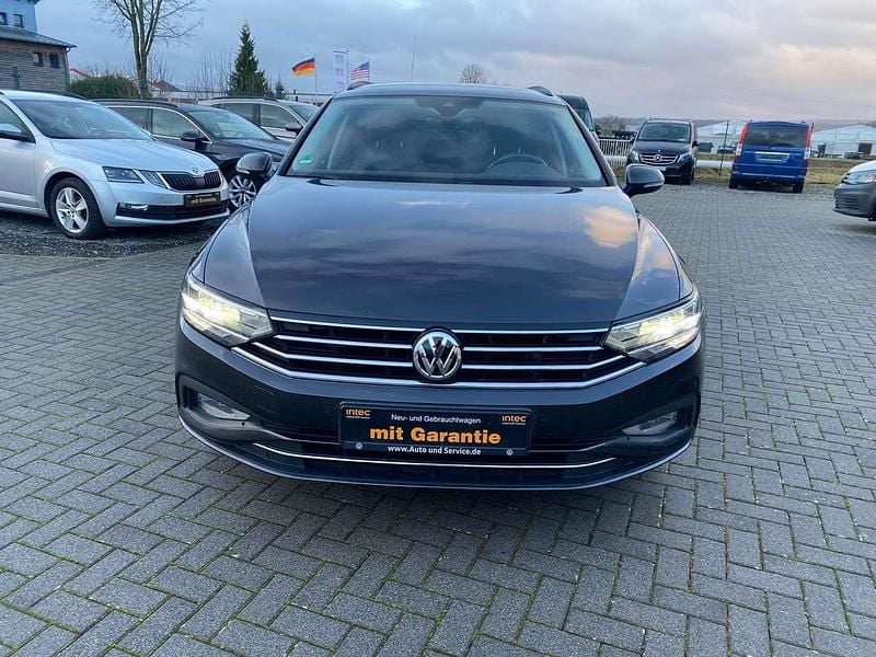 Gebraucht VW Passat Business 150 PS (110 kW) 2020 Mangangrau metallic Kombi