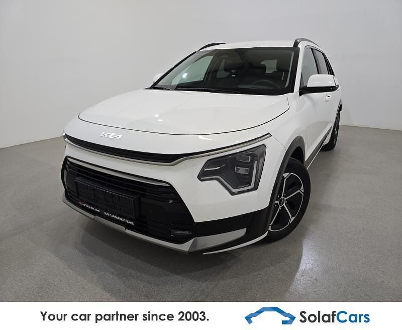 Weiß Gebraucht 2022 Kia Niro Active SUV | 20.449 € (Teuer) - Bild 1/4