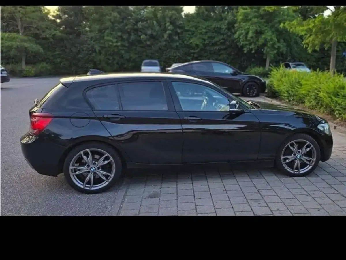 Gebraucht BMW 120 184 PS (135 kW) 2012 Schwarz Kleinwagen