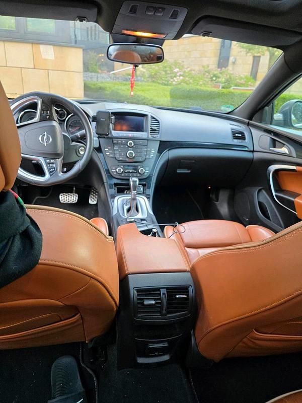 Gebraucht Opel Insignia 195 PS (143 kW) 2014 Grau Kombi