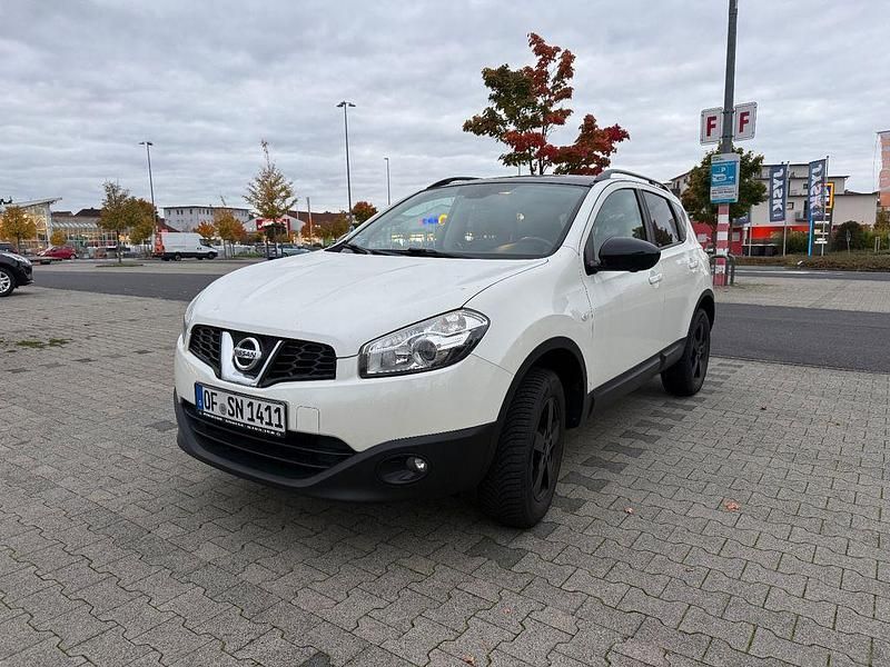 Weiß Gebraucht 2013 Nissan Qashqai SUV | 9.900 € (Fairer Preis) - Bild 1/4
