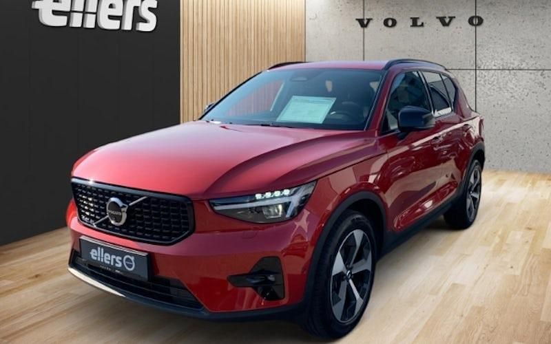 Gebraucht Volvo XC40 Plus 163 PS (119 kW) 2025 Rot SUV
