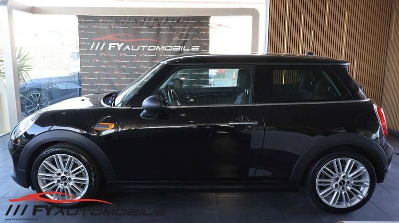 Gebraucht Mini ONE 102 PS (75 kW) 2015 Midnight black metallic Kleinwagen