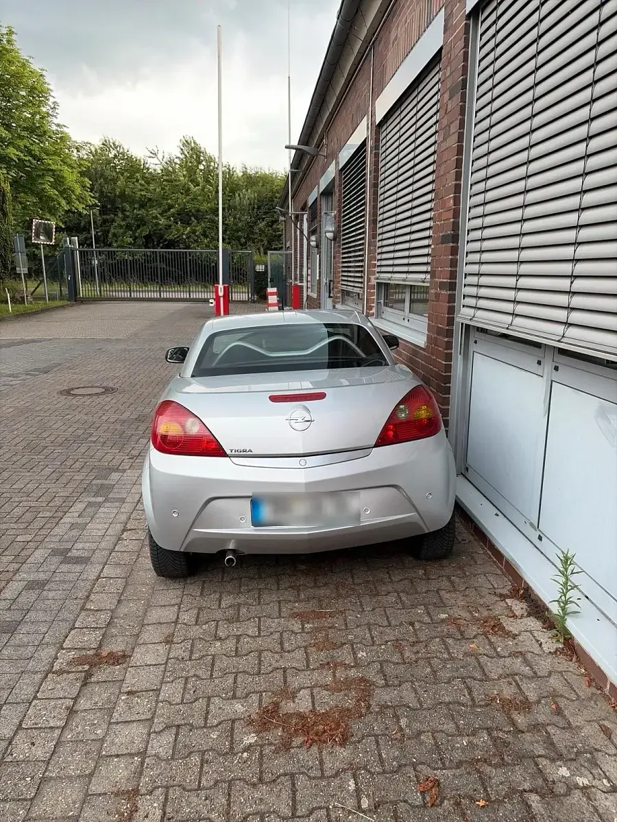 Gebraucht Opel Tigra 90 PS (66 kW) 2007 Silber Cabrio