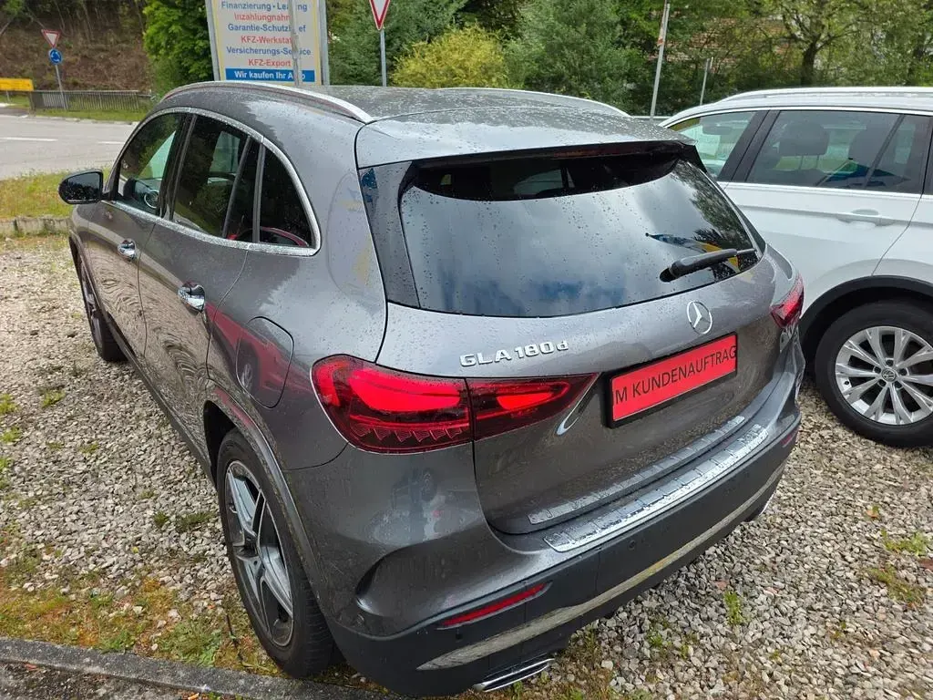 Gebraucht Mercedes GLA180 AMG 116 PS (85 kW) 2025 Grau SUV