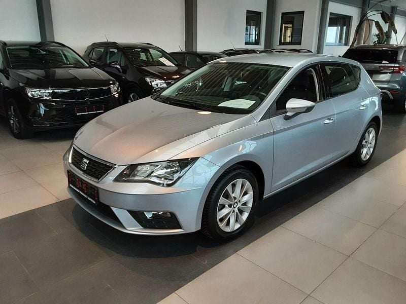Urban silber (metallic) Gebraucht 2019 Seat Leon Style Limousine | 9.990 € (Guter Preis) - Bild 1/4